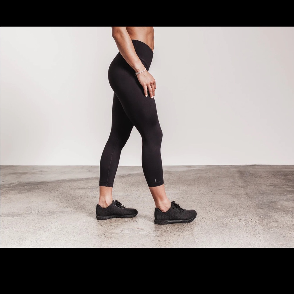 NOBULL high-rise crop leggings